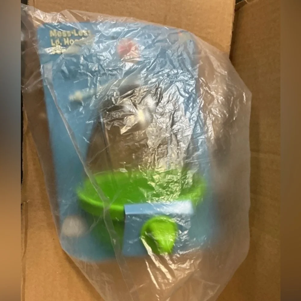 Green Plastic Bird Cage Feeder with Clear Seed Guard